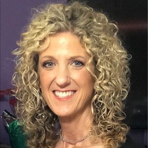 Meet your Posher, Dana